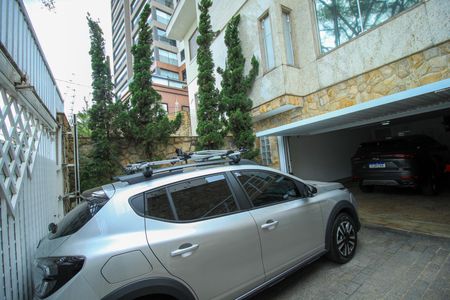 Casa à venda com 287m², 4 quartos e 4 vagas Casa à venda com 287m², 4 quartos e 4 vagasGaragem