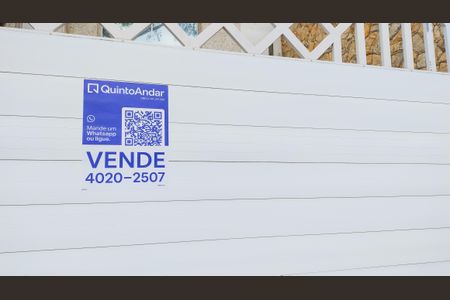 Casa à venda com 287m², 4 quartos e 4 vagas Casa à venda com 287m², 4 quartos e 4 vagasPlaca