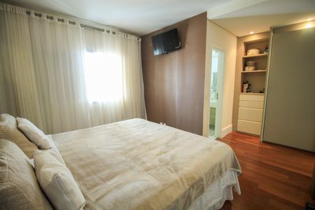 Casa à venda com 287m², 4 quartos e 4 vagas Casa à venda com 287m², 4 quartos e 4 vagasSuíte 1