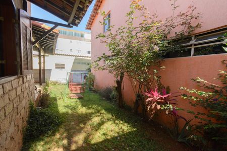 Casa à venda com 416m², 3 quartos e 4 vagasCasa 2 - Quintal
