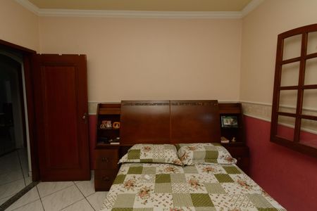 Casa à venda com 416m², 3 quartos e 4 vagasCasa 2 - Quarto 1