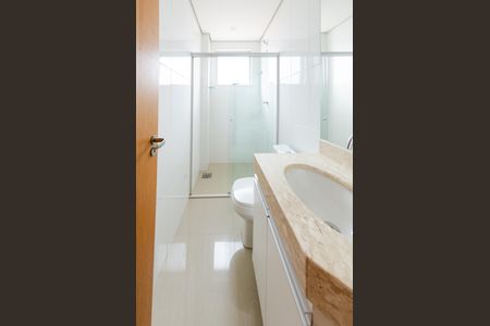 Apartamento à venda com 80m², 3 quartos e 2 vagas Apartamento à venda com 80m², 3 quartos e 2 vagasBanheiro social