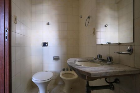 Apartamento para alugar com 100m², 3 quartos e 2 vagasBanheiro da Suíte