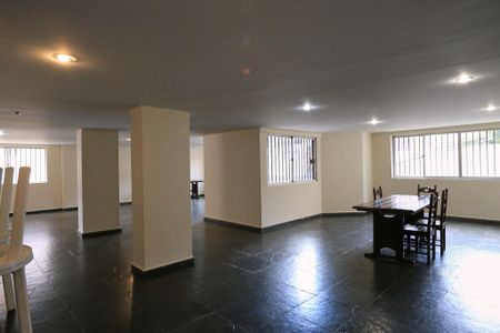 Apartamento para alugar com 100m², 3 quartos e 2 vagasÁrea comum - Salão de festas
