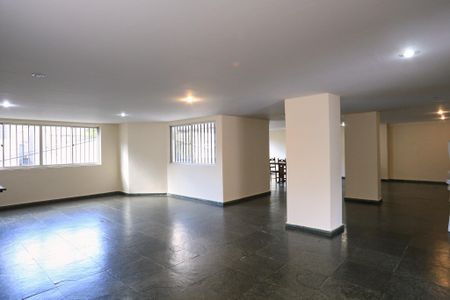 Apartamento para alugar com 100m², 3 quartos e 2 vagasÁrea comum - Salão de festas