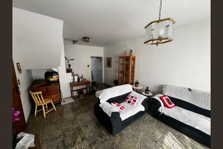 Sala de casa à venda com 4 quartos, 220m² em Vila Bandeirantes, São Paulo