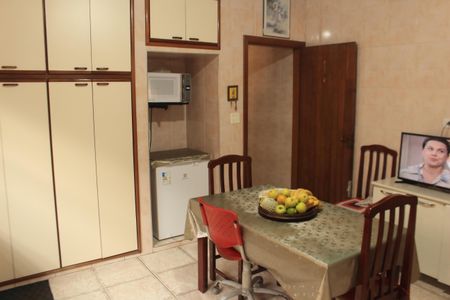 Casa à venda com 220m², 4 quartos e 3 vagasCozinha