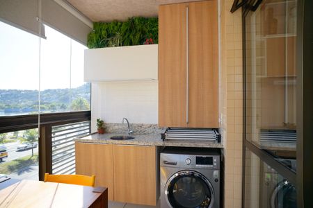 Apartamento à venda com 70m², 2 quartos e 1 vaga Apartamento à venda com 70m², 2 quartos e 1 vagaÁrea de Serviço