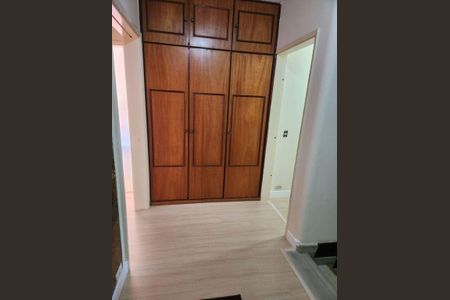 Casa à venda com 4 quartos, 280m² em Vila Monumento, São Paulo