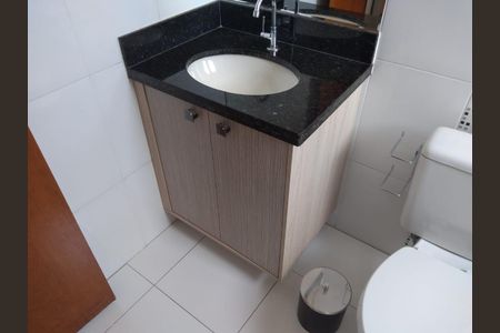 Casa à venda com 85m², 2 quartos e 3 vagas