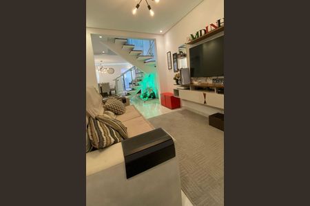 Casa à venda com 3 quartos, 340m² em Vila Bertioga, São Paulo