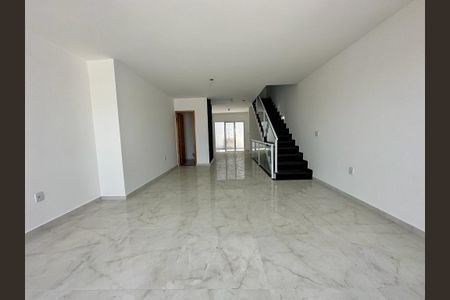Casa à venda com 110m², 2 quartos e 2 vagas