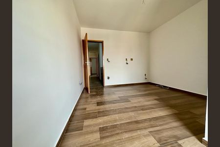 Casa à venda com 110m², 2 quartos e 2 vagas