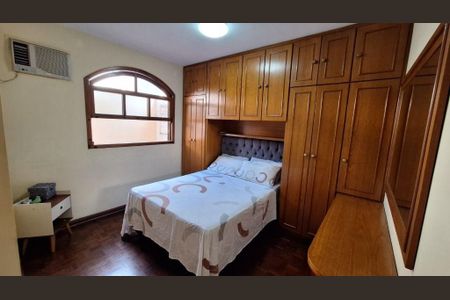 Casa à venda com 110m², 3 quartos e 4 vagas