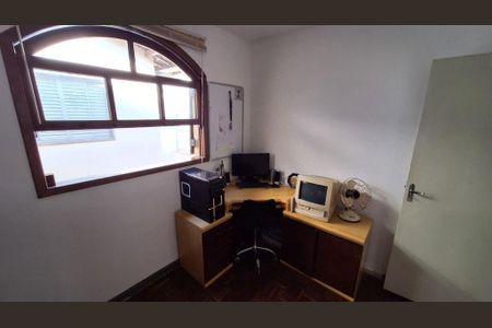 Casa à venda com 110m², 3 quartos e 4 vagas