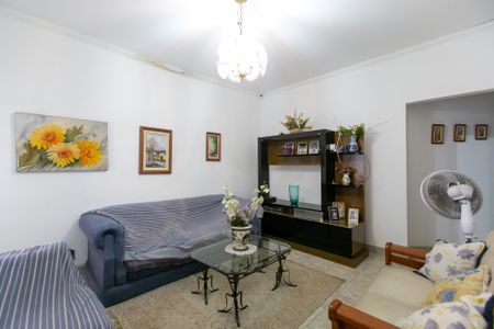 Casa à venda com 120m², 3 quartos e 2 vagasSala