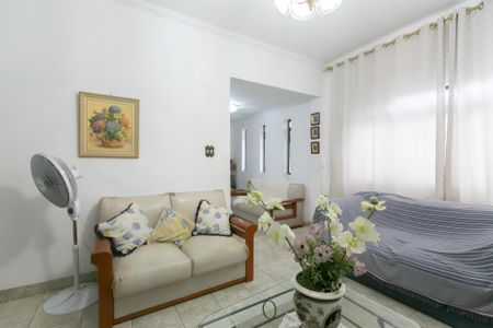 Casa à venda com 120m², 3 quartos e 2 vagasSala