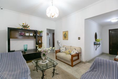 Casa à venda com 120m², 3 quartos e 2 vagasSala