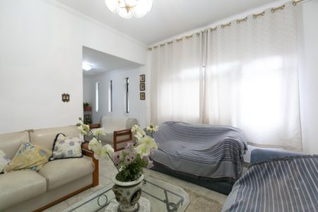 Casa à venda com 120m², 3 quartos e 2 vagasSala