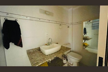 Apartamento à venda com 75m², 2 quartos e sem vaga Apartamento à venda com 75m², 2 quartos e sem vagaBanheiro