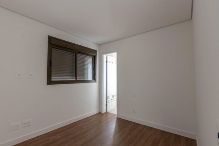 Apartamento à venda com 70m², 2 quartos e 2 vagasSuíte 1