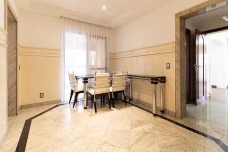 Apartamento à venda com 300m², 4 quartos e 4 vagas Apartamento à venda com 300m², 4 quartos e 4 vagasCopa