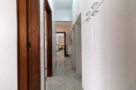 Apartamento à venda com 300m², 4 quartos e 4 vagas Apartamento à venda com 300m², 4 quartos e 4 vagasLavanderia