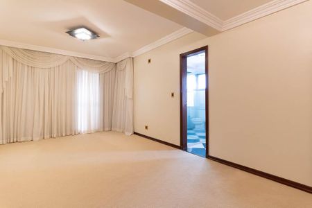 Apartamento à venda com 300m², 4 quartos e 4 vagas Apartamento à venda com 300m², 4 quartos e 4 vagasSuíte 1