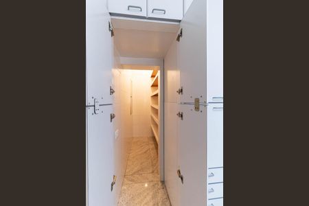 Apartamento à venda com 300m², 4 quartos e 4 vagas Apartamento à venda com 300m², 4 quartos e 4 vagasCozinha
