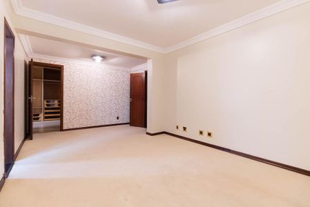 Apartamento à venda com 300m², 4 quartos e 4 vagas Apartamento à venda com 300m², 4 quartos e 4 vagasSuíte 1