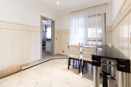 Apartamento à venda com 300m², 4 quartos e 4 vagas Apartamento à venda com 300m², 4 quartos e 4 vagasCopa