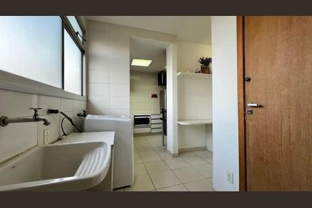 Apartamento à venda com 176m², 4 quartos e 2 vagas Apartamento à venda com 176m², 4 quartos e 2 vagasÁrea de Serviço