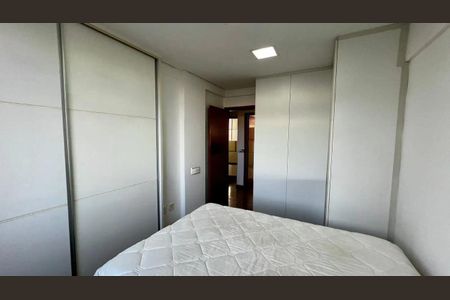 Apartamento à venda com 176m², 4 quartos e 2 vagas Apartamento à venda com 176m², 4 quartos e 2 vagasQuarto 2