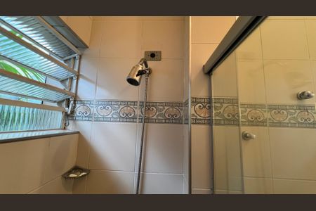 Casa à venda com 230m², 5 quartos e 2 vagas Casa à venda com 230m², 5 quartos e 2 vagasBanheiro da Suíte 2