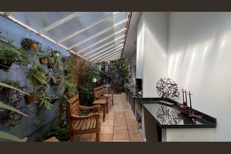 Casa à venda com 230m², 5 quartos e 2 vagas Casa à venda com 230m², 5 quartos e 2 vagasChurrasqueira