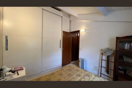 Casa à venda com 230m², 5 quartos e 2 vagas Casa à venda com 230m², 5 quartos e 2 vagasSuíte 4