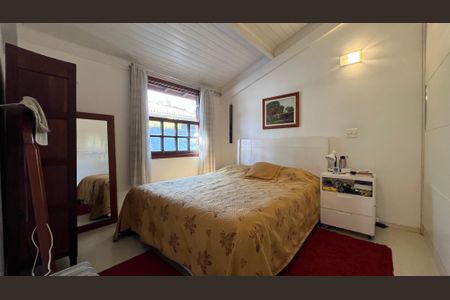 Casa à venda com 230m², 5 quartos e 2 vagas Casa à venda com 230m², 5 quartos e 2 vagasSuíte 4