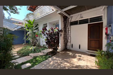 Casa à venda com 230m², 5 quartos e 2 vagas Casa à venda com 230m², 5 quartos e 2 vagasGaragem