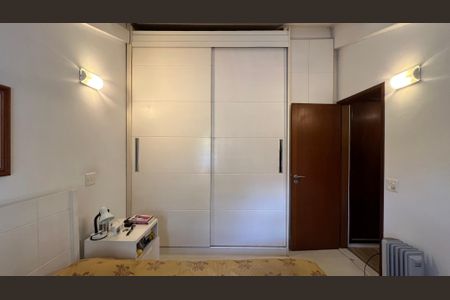 Casa à venda com 230m², 5 quartos e 2 vagas Casa à venda com 230m², 5 quartos e 2 vagasSuíte 4