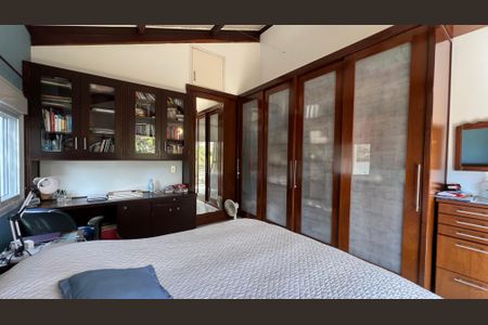 Casa à venda com 230m², 5 quartos e 2 vagas Casa à venda com 230m², 5 quartos e 2 vagasSuíte 3