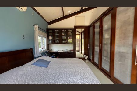 Casa à venda com 230m², 5 quartos e 2 vagas Casa à venda com 230m², 5 quartos e 2 vagasSuíte 3