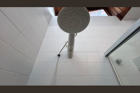 Casa à venda com 230m², 5 quartos e 2 vagas Casa à venda com 230m², 5 quartos e 2 vagasBanheiro da Suíte 5