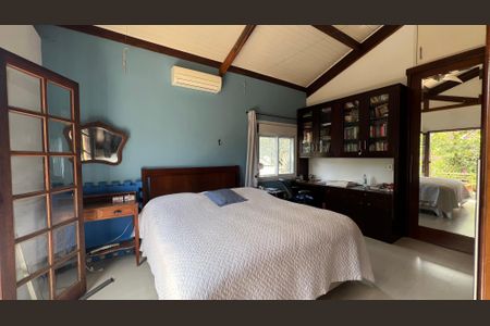 Casa à venda com 230m², 5 quartos e 2 vagas Casa à venda com 230m², 5 quartos e 2 vagasSuite 3