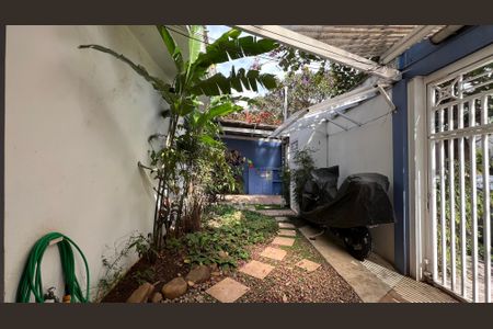 Casa à venda com 230m², 5 quartos e 2 vagas Casa à venda com 230m², 5 quartos e 2 vagasGaragem