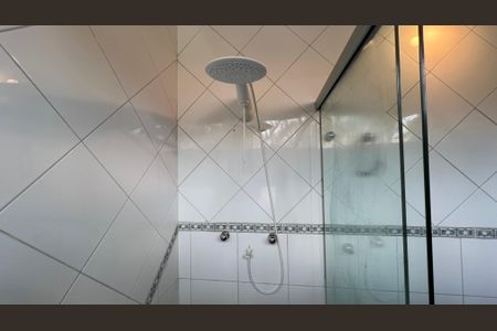 Casa à venda com 230m², 5 quartos e 2 vagas Casa à venda com 230m², 5 quartos e 2 vagasBanheiro da Suíte 3 e 4