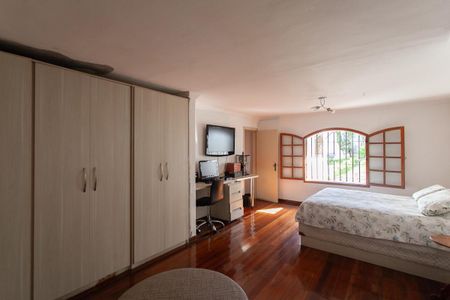 Casa à venda com 387m², 4 quartos e 3 vagasSuíte 1