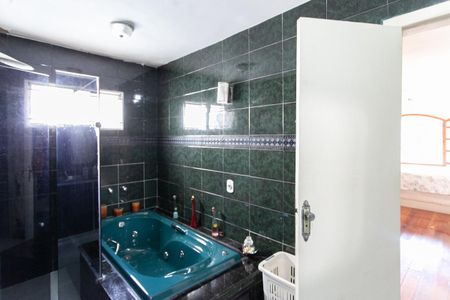 Casa à venda com 387m², 4 quartos e 3 vagasBanheiro da Suíte 1