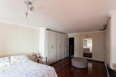 Casa à venda com 387m², 4 quartos e 3 vagasSuíte 1