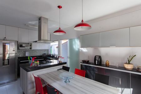 Casa à venda com 387m², 4 quartos e 3 vagasCozinha