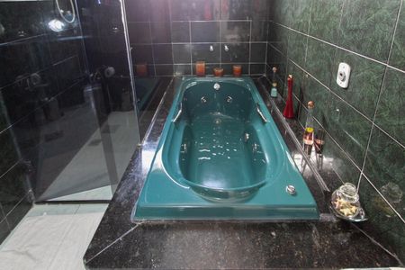 Casa à venda com 387m², 4 quartos e 3 vagasBanheiro da Suíte 1